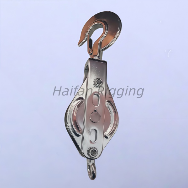 Single Sheave Snatch Block with a Swivel Hook and Becket
